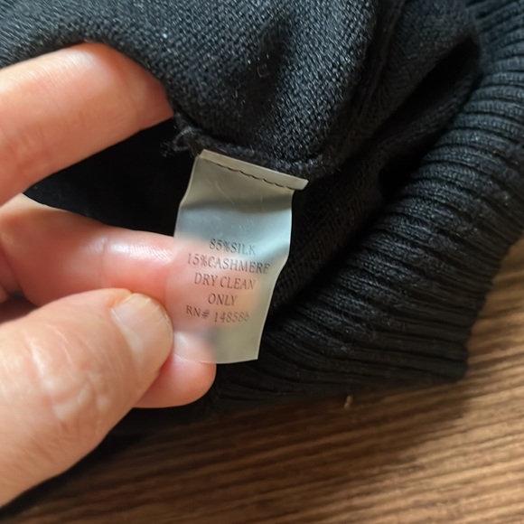 ROI Cold Shoulder Sweater - Picture 4 of 4